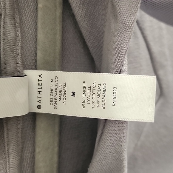 Athleta Cabana Tunic Hoodie Dress size Medium in lavender - Picture 8 of 9